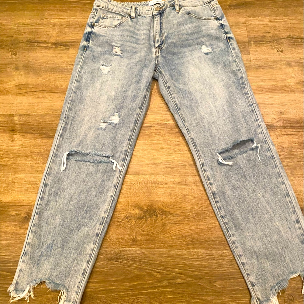 Graffiti distressed jeans